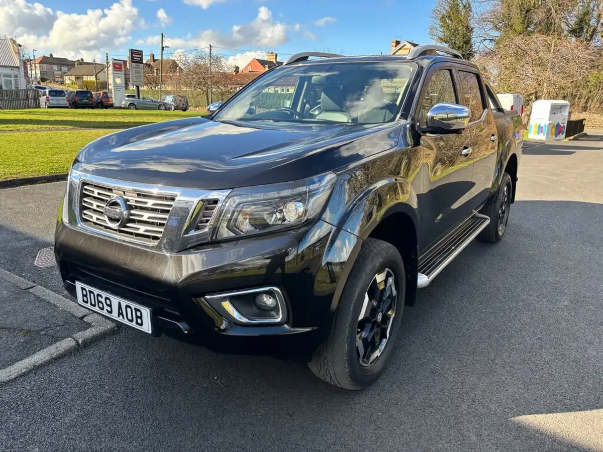 2019-nissan-navara-23dci-tt-tekna-8-navileather-auto-big-2