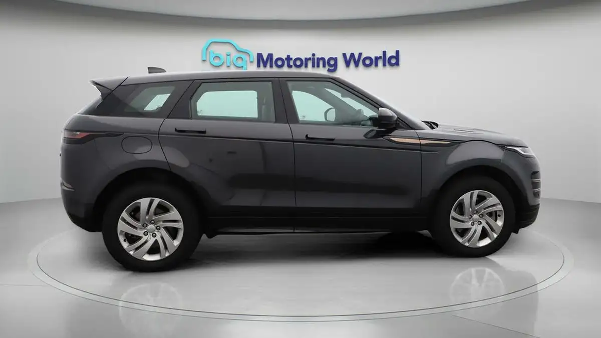 2022-land-rover-range-rover-evoque-15-p300e-r-dynamic-s-big-8