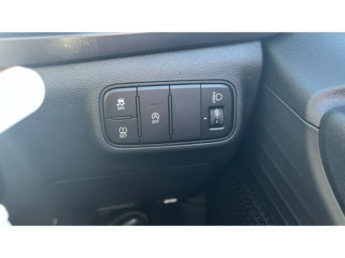 2023-hyundai-i20-10-t-gdi-se-connect-eclutch-imt-big-25