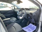 2017-toyota-prius-small-18