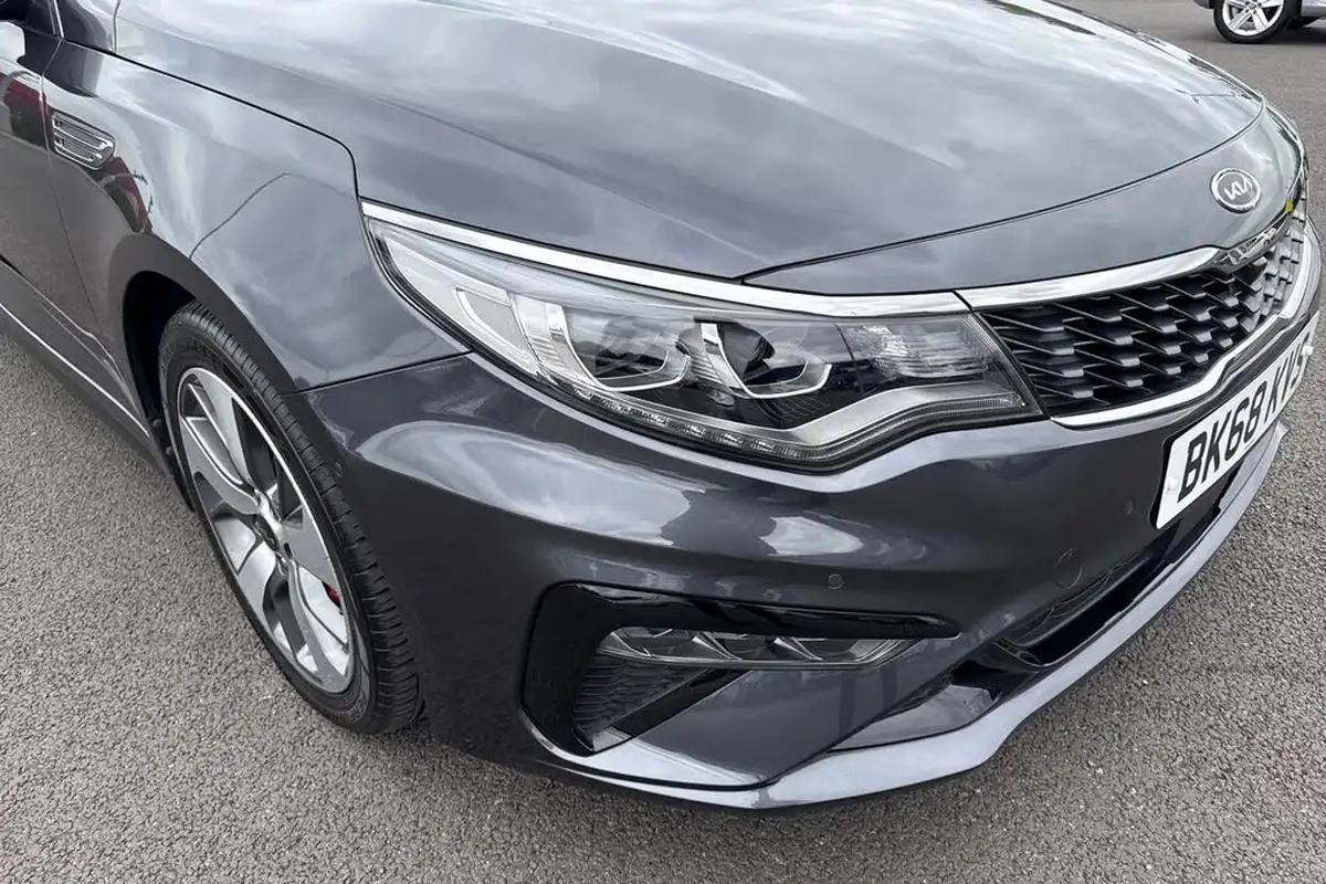 2018-kia-optima-20-t-gdi-gt-big-24