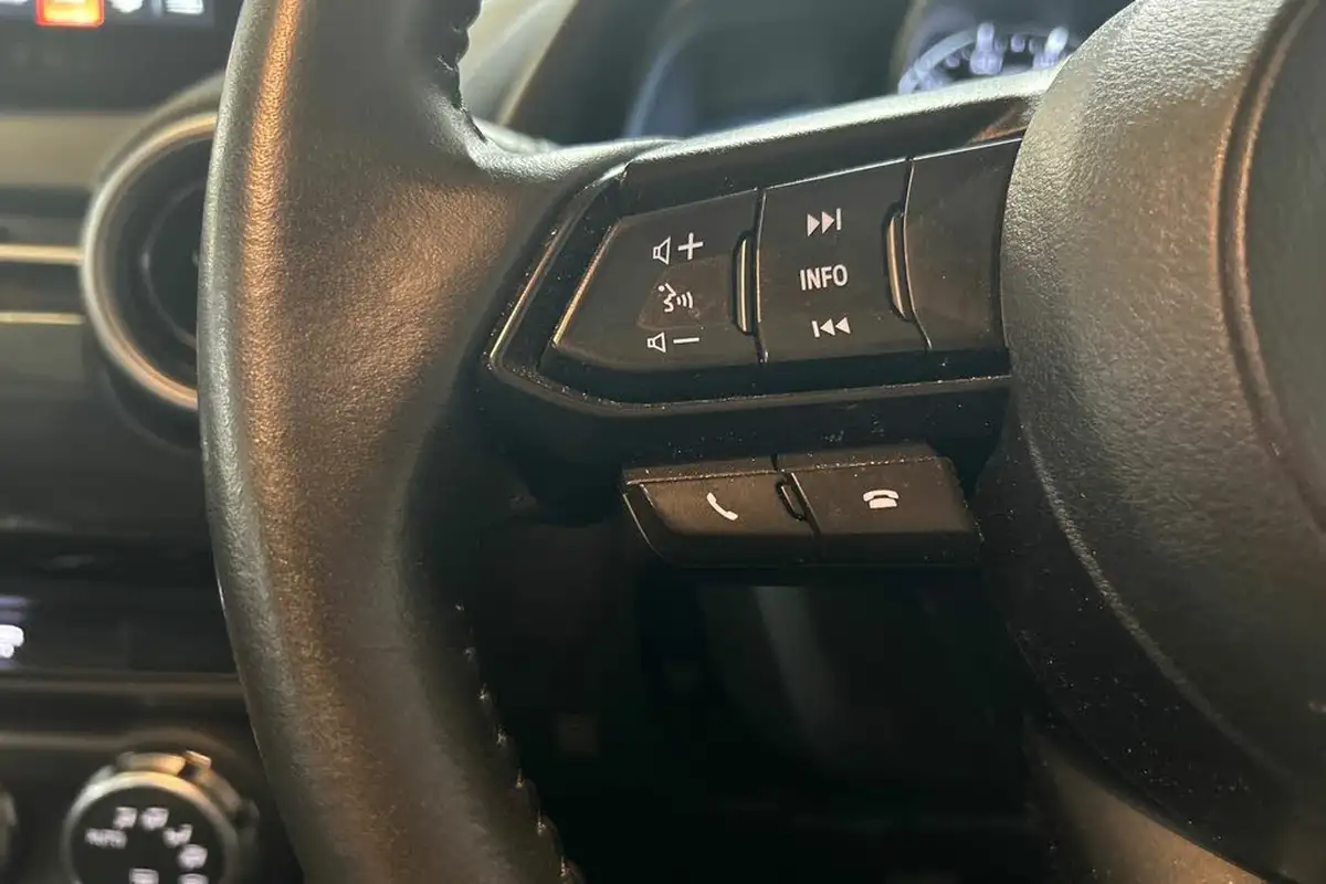 2023-mazda-mazda2-15-skyactiv-g-se-l-big-7