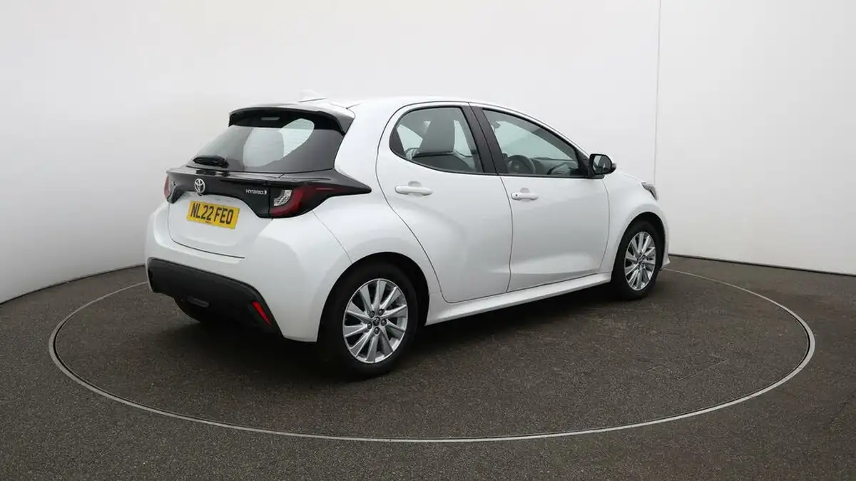 2022-toyota-yaris-15-vvt-i-icon-big-53