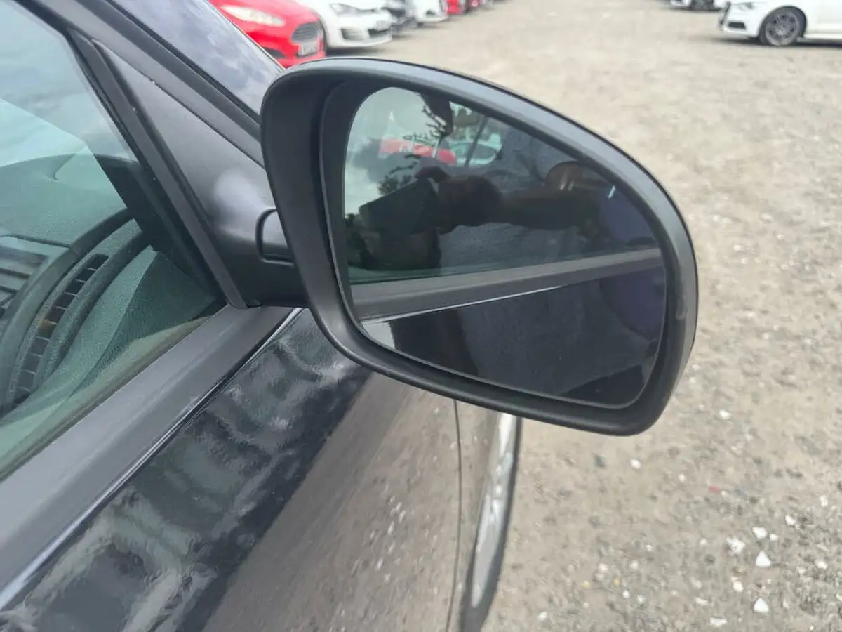 2013-skoda-fabia-16td-se-75ps-hatchback-big-30