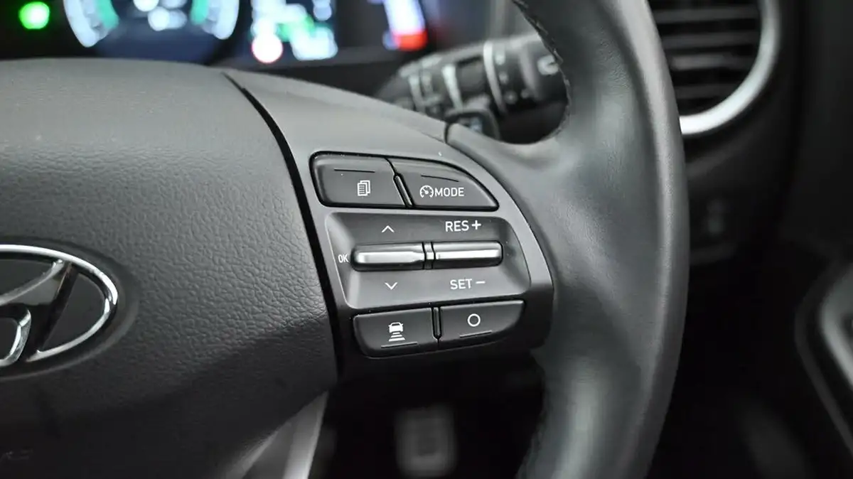 2020-hyundai-kona-e-premium-204ps-big-21