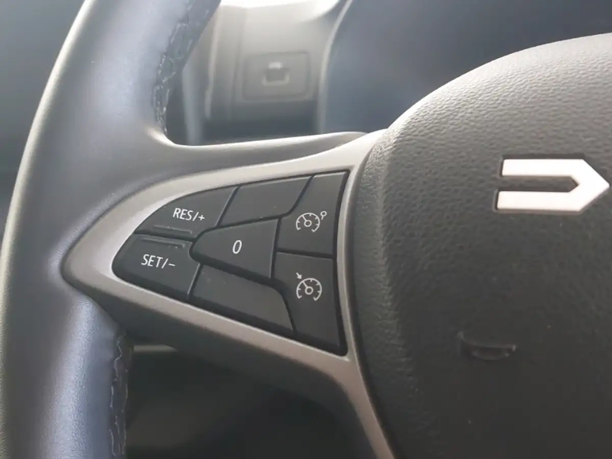 2023-dacia-sandero-10-tce-expression-90bhp-big-13
