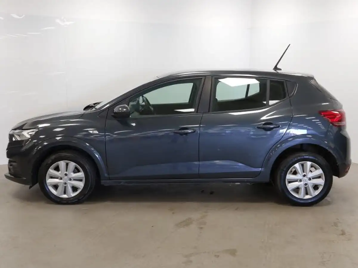 2022-dacia-sandero-10-tce-comfort-90bhp-big-3