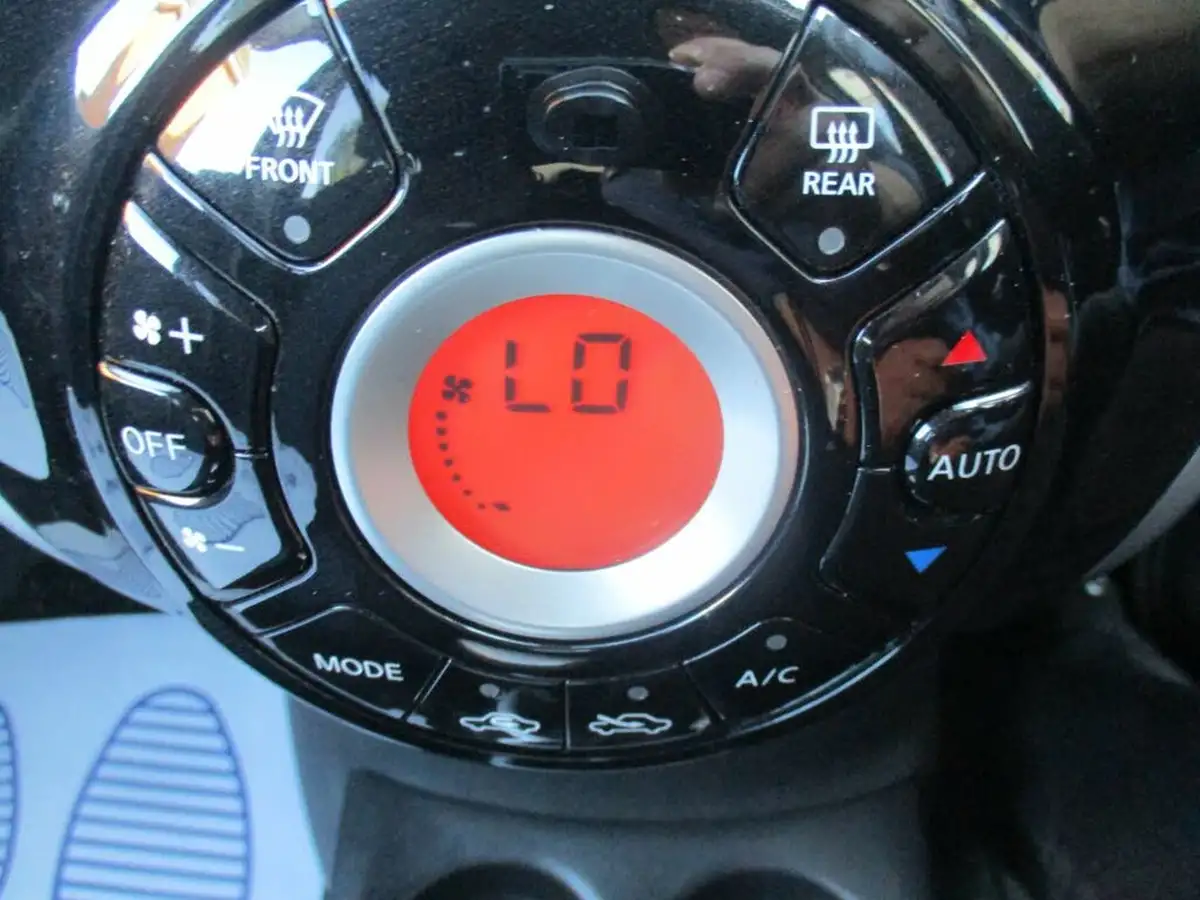 2015-nissan-note-12-acenta-premium-dig-s-98ps-style-pack-big-50