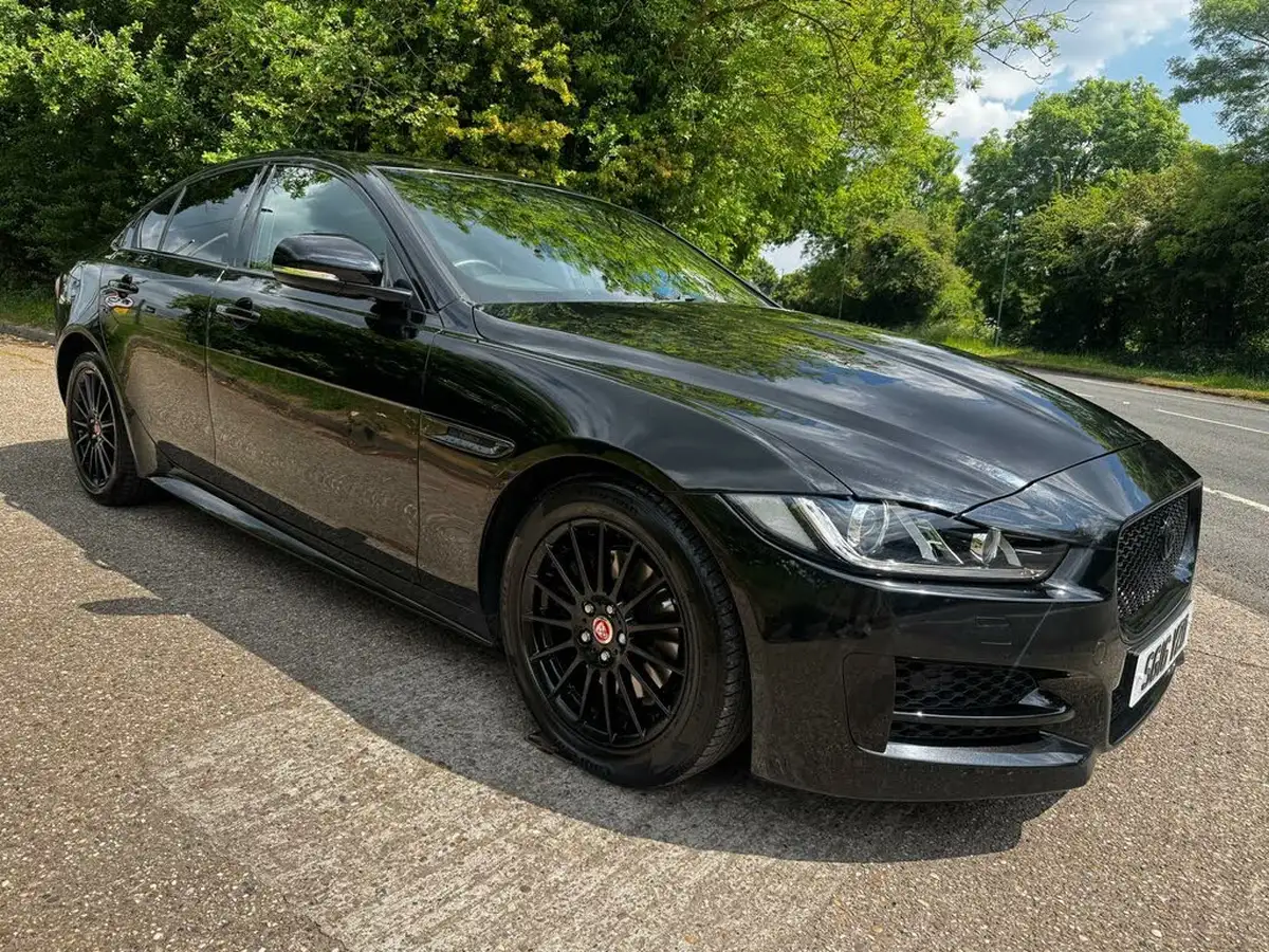 2016-jaguar-xe-20d-r-sport-163ps-auto-big-4