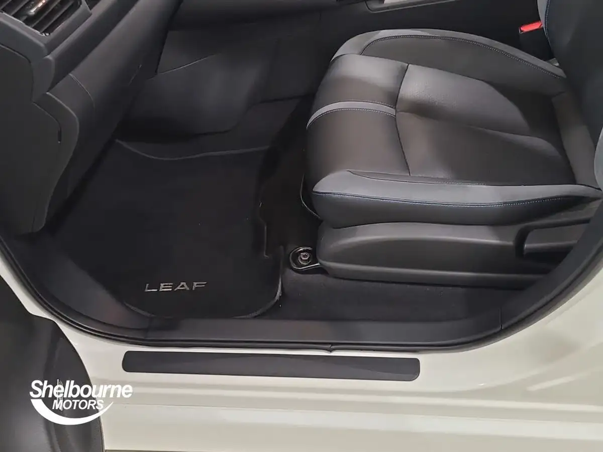 2023-nissan-leaf-e-tekna-39kwh-big-9