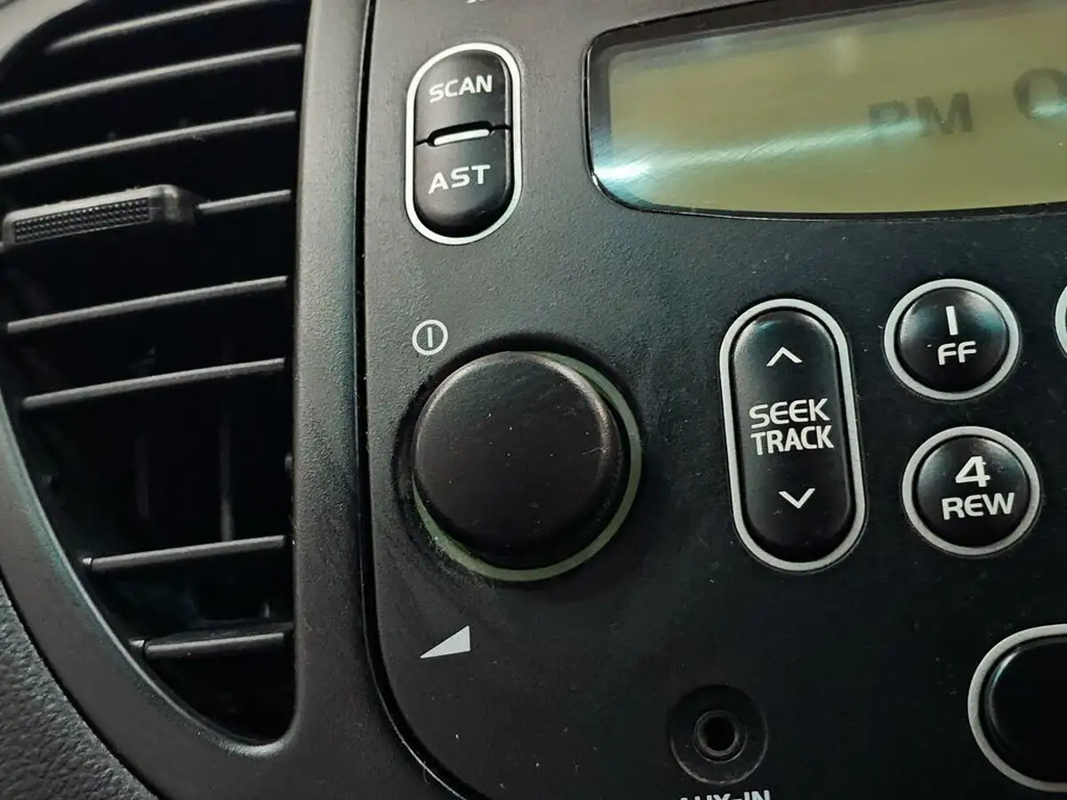 2010-hyundai-i10-12-classic-big-44