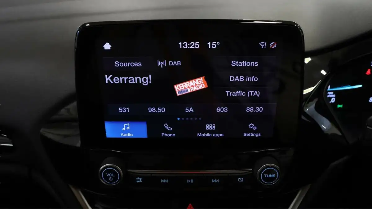 2020-ford-fiesta-10t-trend-125ps-hybrid-mhev-5d-big-10