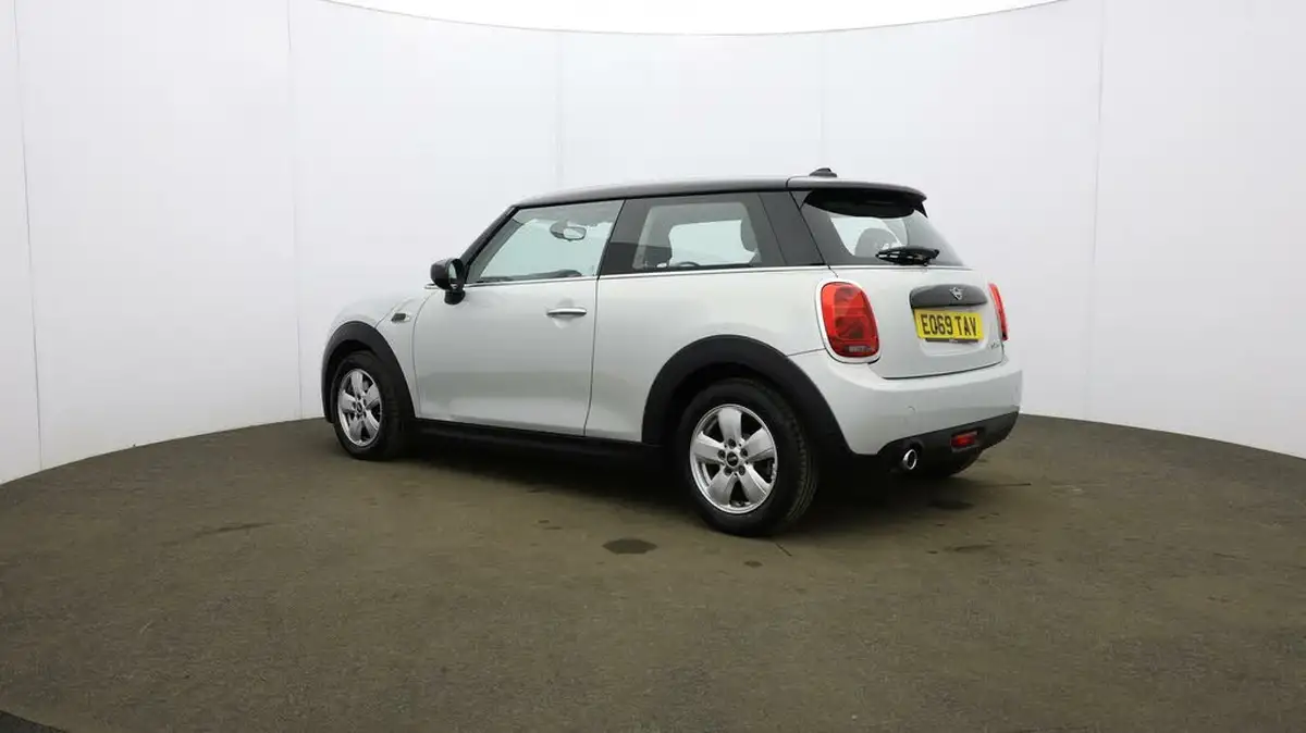 2019-mini-cooper-15-cooper-classic-hatchback-3d-big-63