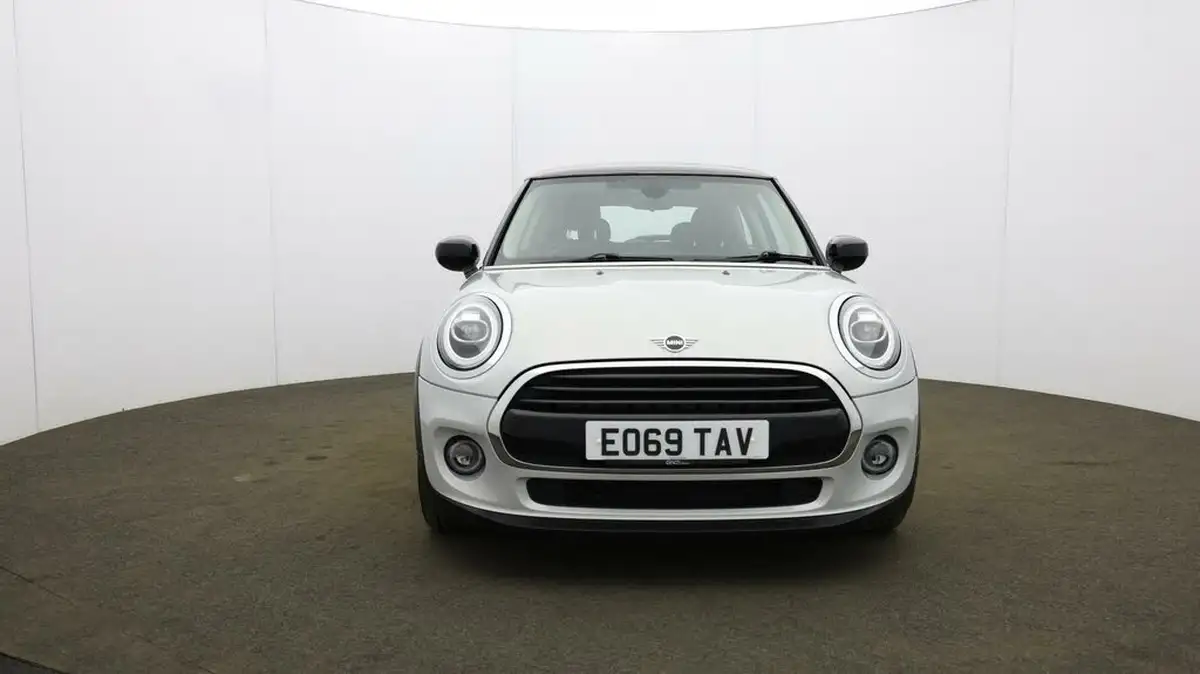 2019-mini-cooper-15-cooper-classic-hatchback-3d-big-39