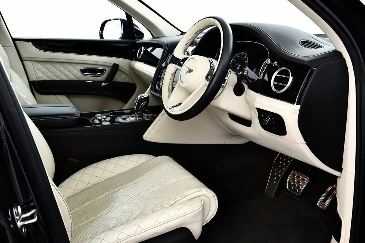 2019-bentley-bentayga-40-v8-big-16