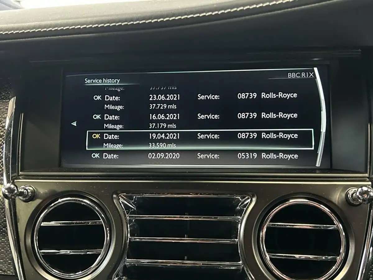 2018-rolls-royce-wraith-66-big-48