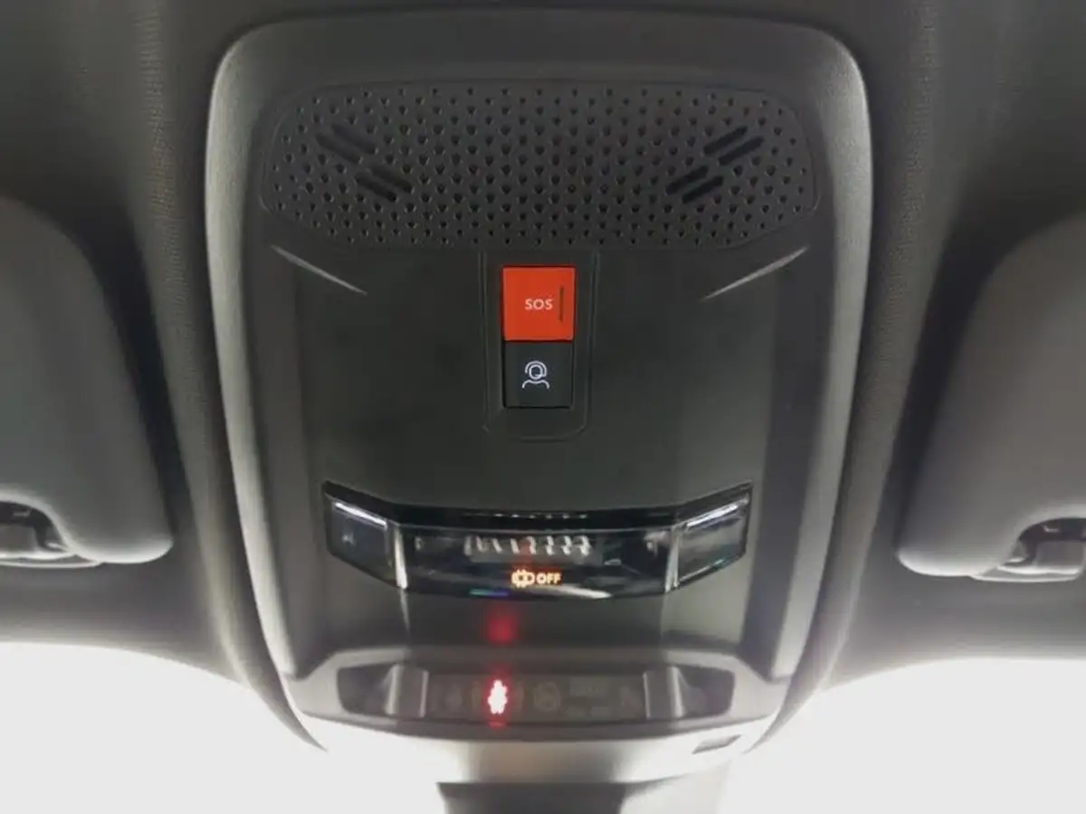 2024-peugeot-2008-suv-12-puretech-gt-130ps-eat8-big-17