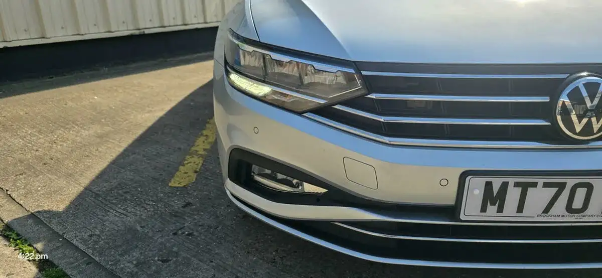 2020-volkswagen-passat-20tdi-sel-150ps-evo-estate-5d-dsg-big-9