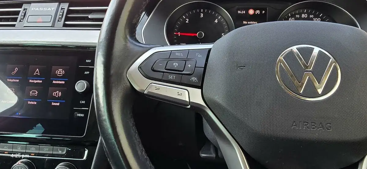 2020-volkswagen-passat-20tdi-sel-150ps-evo-estate-5d-dsg-big-37
