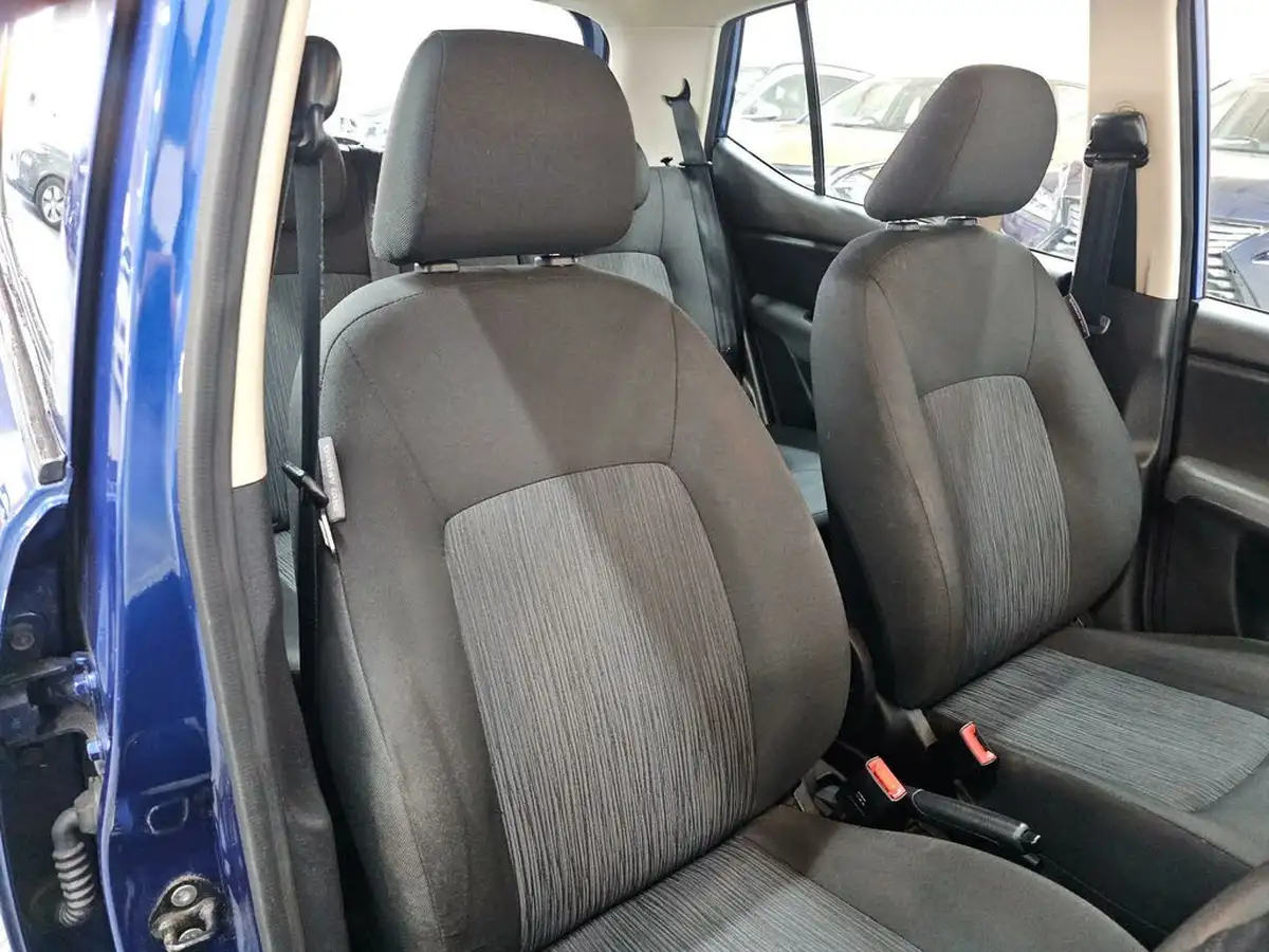 2012-hyundai-i10-12-classic-85bhp-big-12