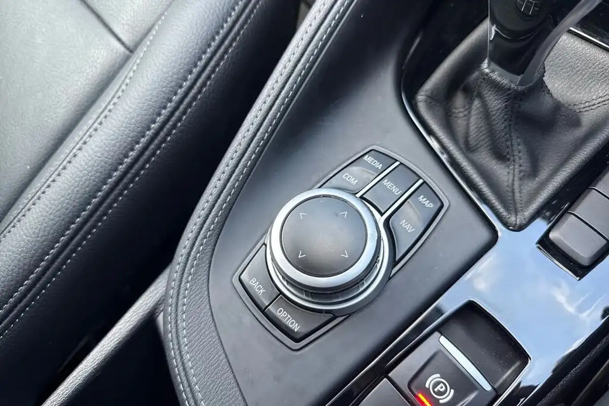 2022-bmw-x1-20td-sdrive18d-xline-sport-auto-big-55