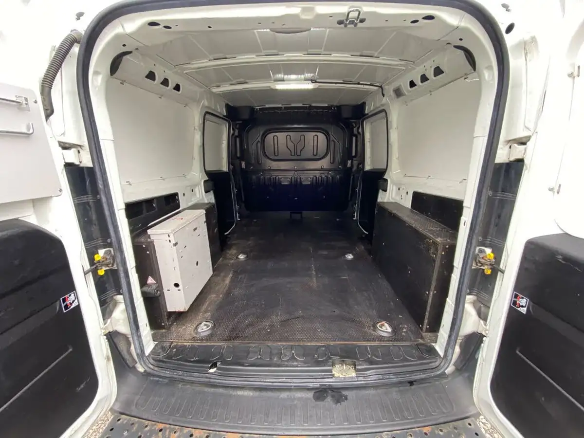 2015-fiat-doblo-cargo-16td-105eu-v-l1-refrigerated-van-big-31