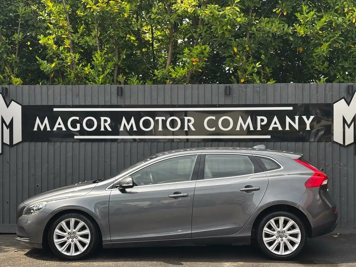 2012-volvo-v40-16td-d2-se-lux-big-4