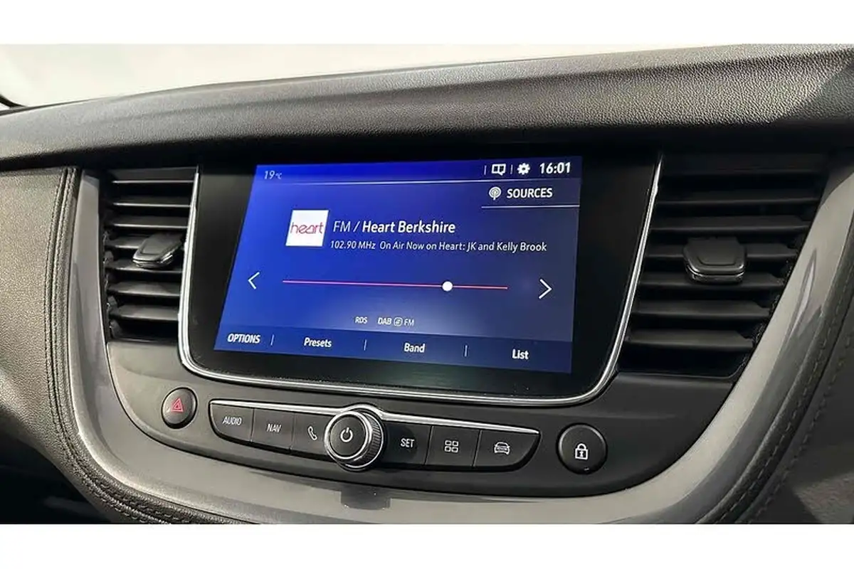 2019-vauxhall-grandland-x-12-elite-nav-ss-big-49