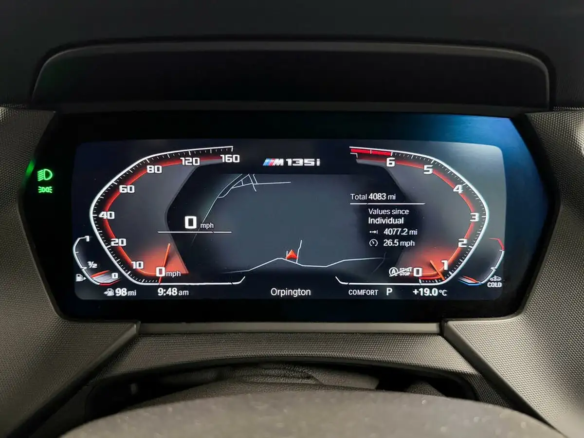 2024-bmw-1-series-20-m135i-xdrive-big-43