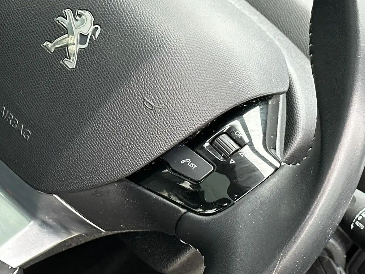 2020-peugeot-308-12-puretech-allure-130bhp-big-19