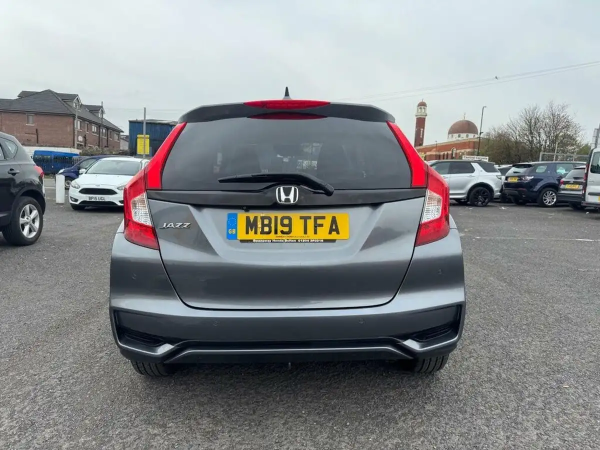 2019-honda-jazz-13-i-vtec-ex-navi-cvt-big-16