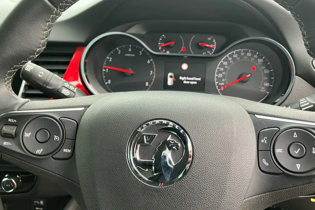 2023-vauxhall-crossland-12-gs-130ps-auto-big-36