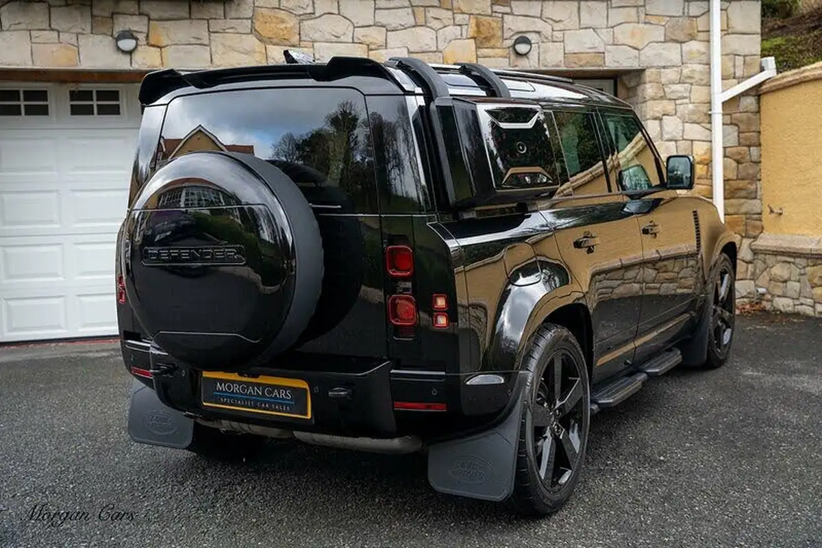 2023-land-rover-110-defender-30-d250-x-dynamic-hse-big-13