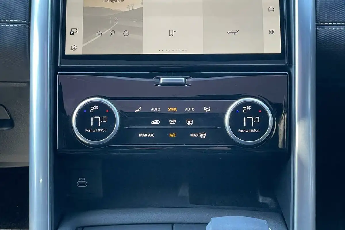 2024-land-rover-discovery-30-d350-dynamic-hse-big-15