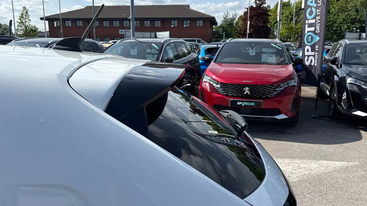 2021-peugeot-208-12-puretech-allure-100bhp-big-38