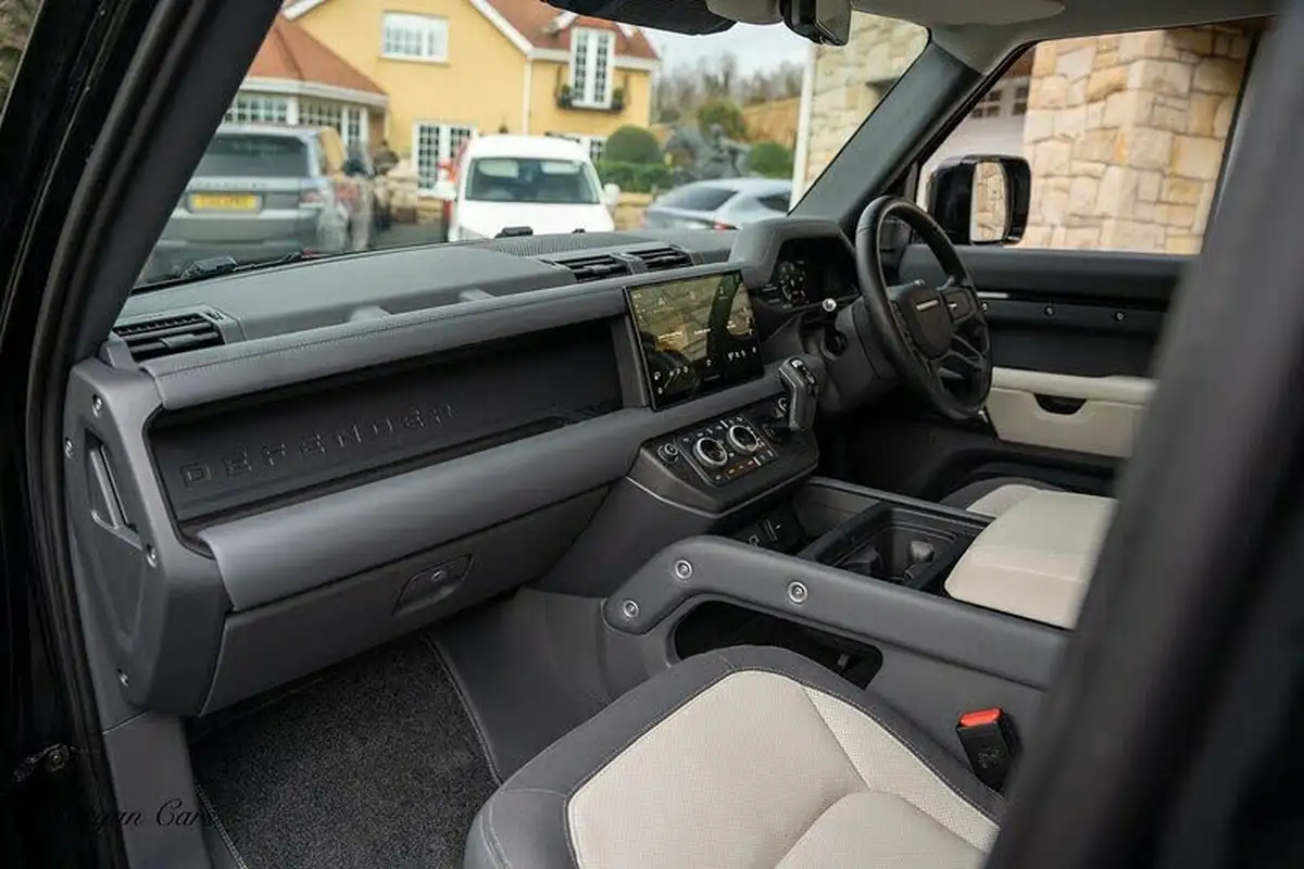 2023-land-rover-110-defender-30-d250-x-dynamic-hse-big-41