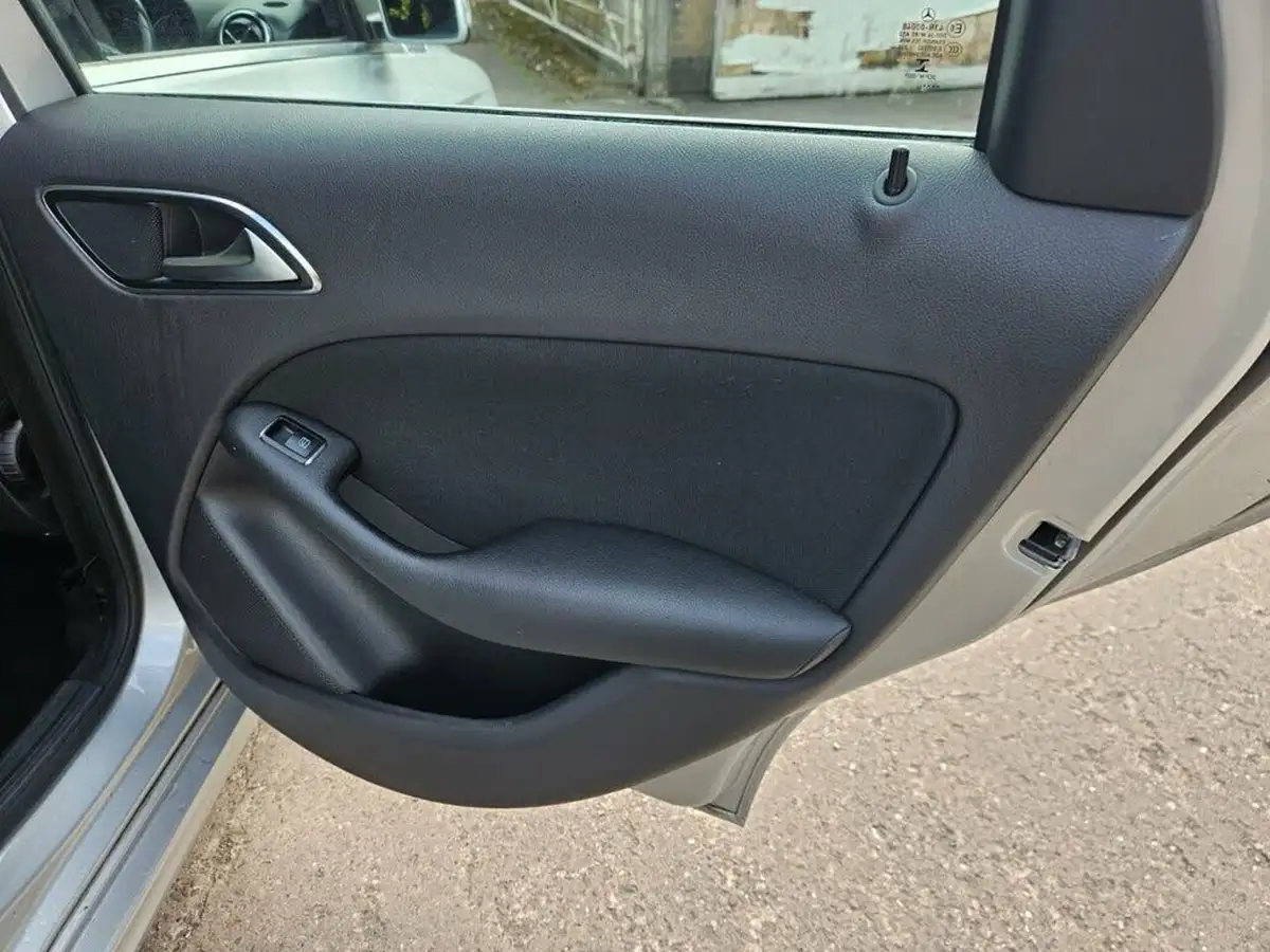 2014-mercedes-benz-b-class-15-cdi-b180-se-15cdi-109bhp-eco-big-9