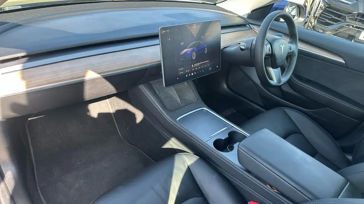 2022-tesla-model-3-e-long-range-big-9