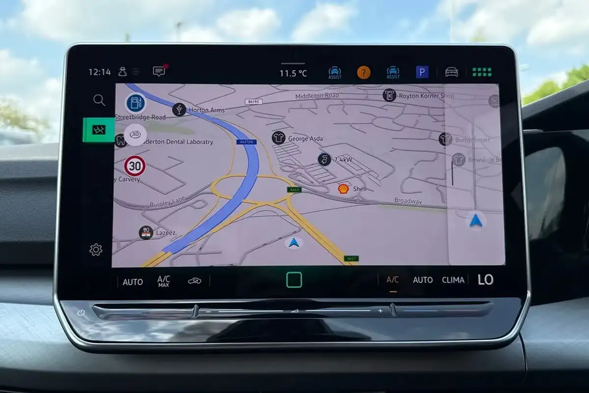 2025-volkswagen-golf-15-etsi-match-big-39