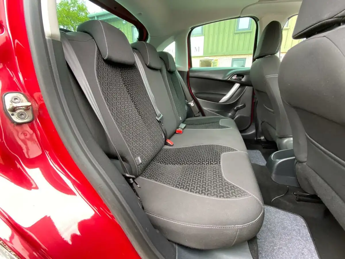 2010-citroen-c3-14td-vtr-big-12