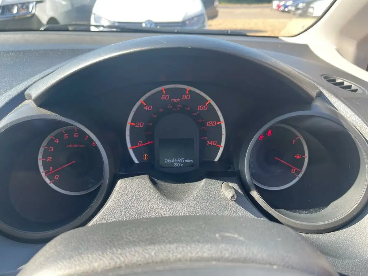 2014-honda-jazz-14-ex-big-11