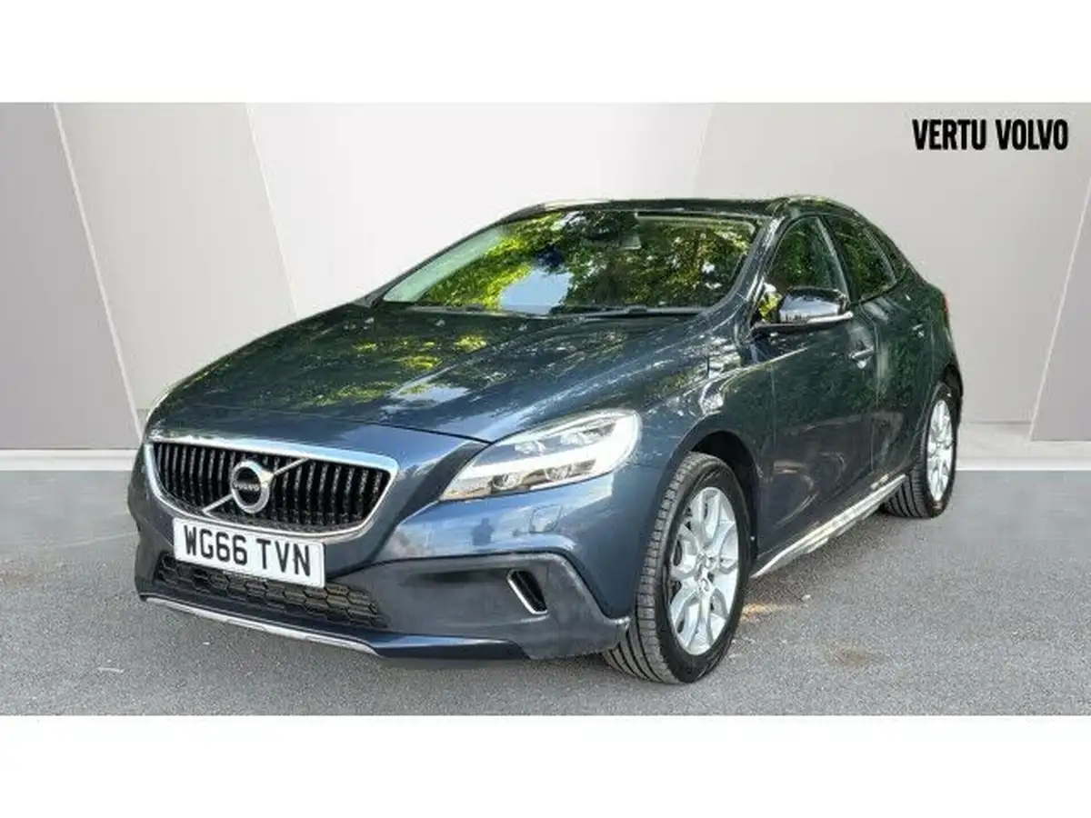 2016-volvo-v40-20-t3-cross-country-pro-big-5