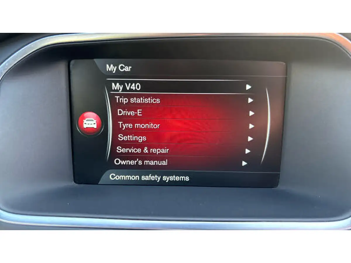 2016-volvo-v40-20-t3-cross-country-pro-big-33
