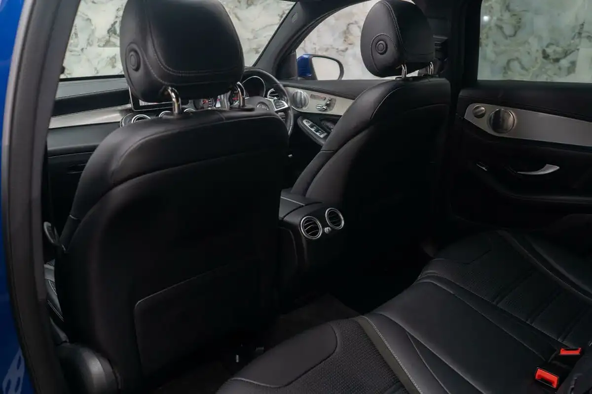 2018-mercedes-benz-glc-class-40-glc-amg-63-premiumss-coupe-4d-big-17