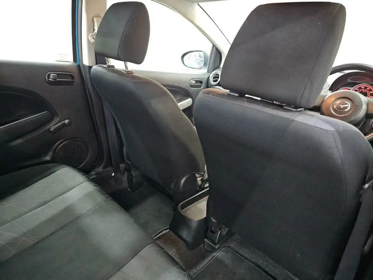 2013-mazda-mazda2-13-ts-air-con-big-14