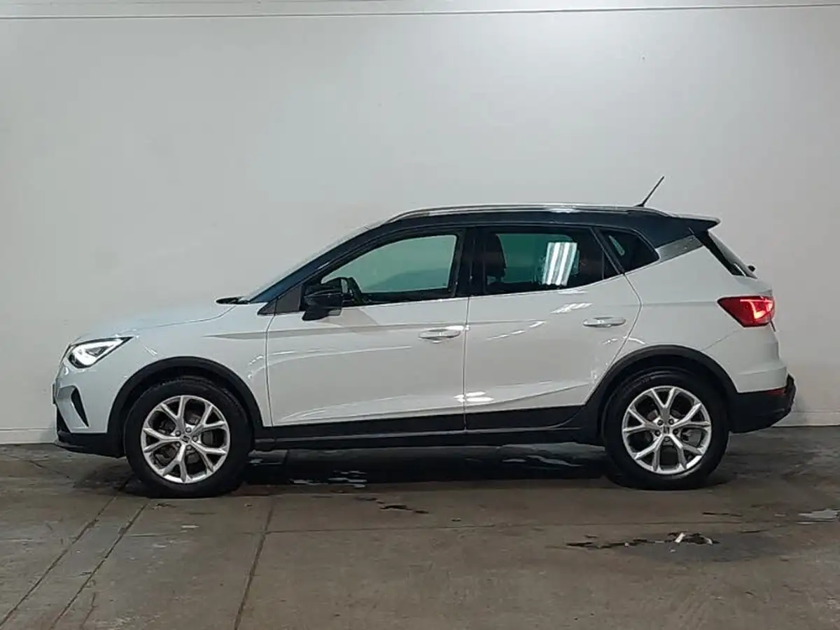 2022-seat-arona-10-tsi-fr-dsg-big-3