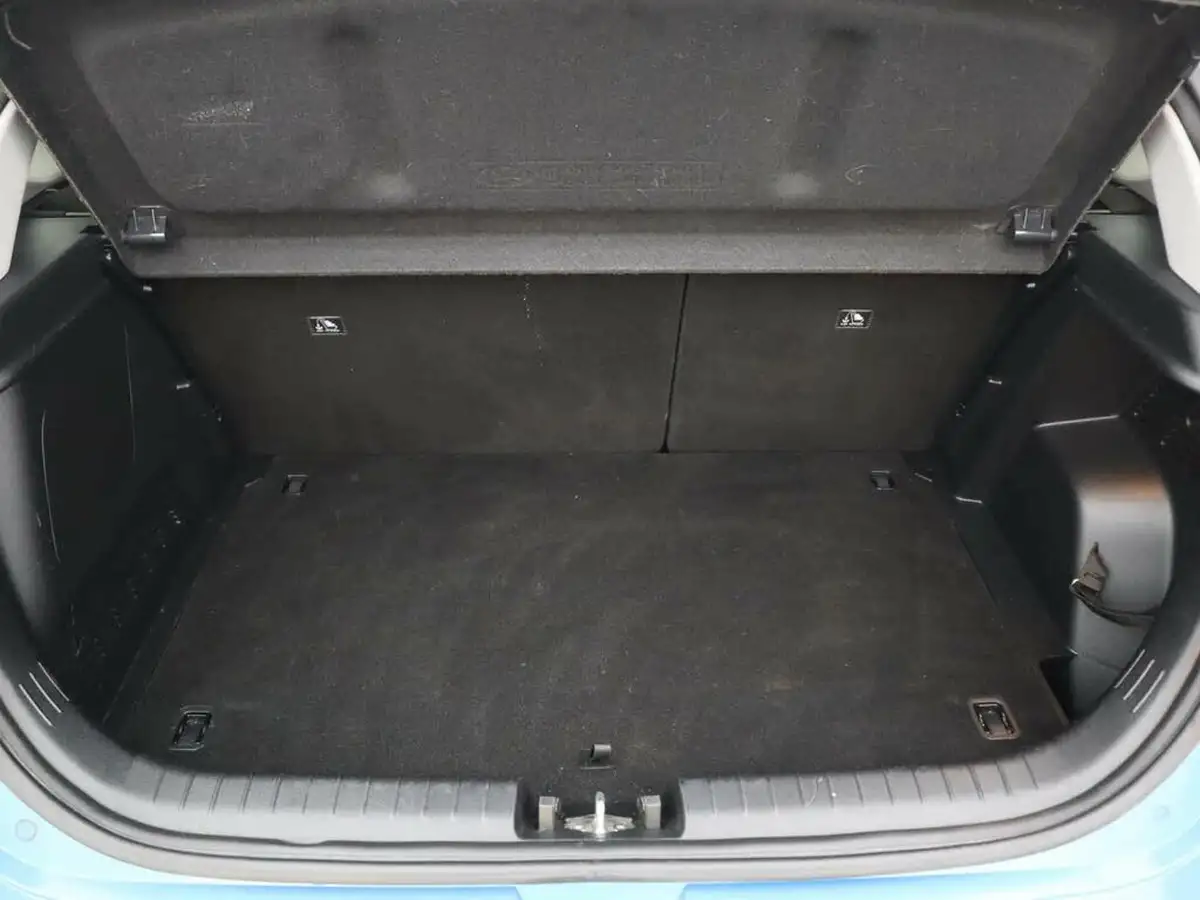 2023-hyundai-i20-10-t-gdi-premium-48-volt-hybrid-eclutch-imt-big-8