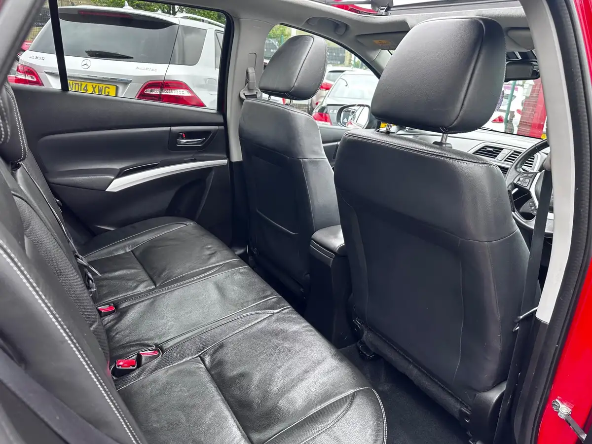 2015-suzuki-s-cross-16-ddis-sz5-big-20
