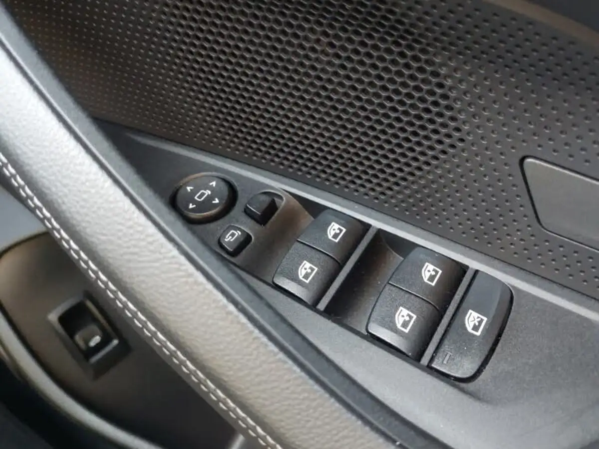 2023-bmw-i4-e-edrive35-m-sport-big-16