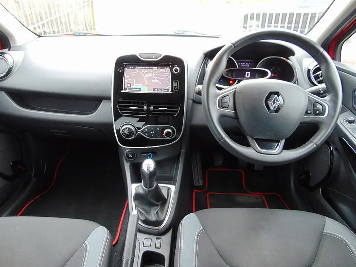 2016-renault-clio-09-tce-dynamique-s-nav-big-10